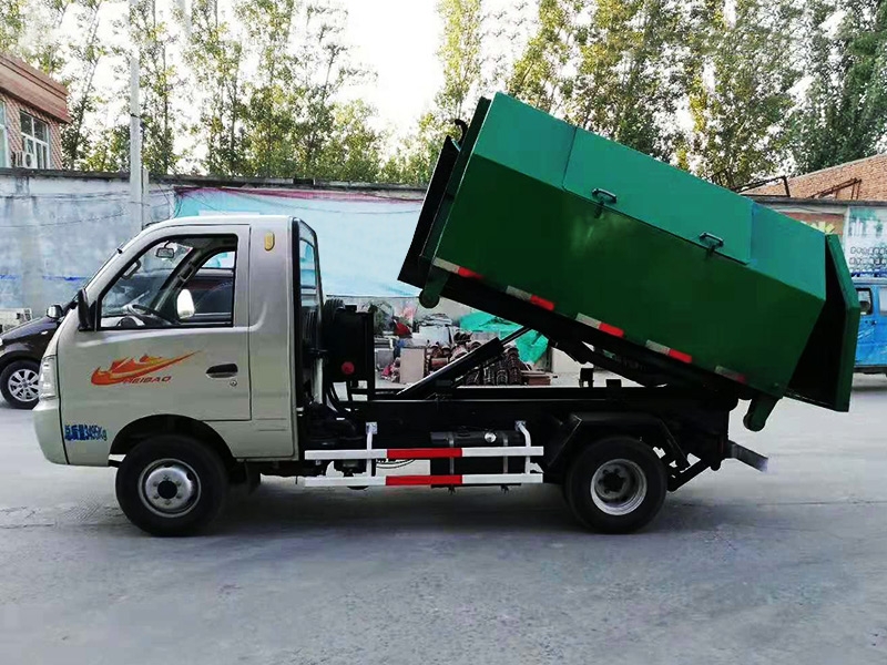 勾臂垃圾車